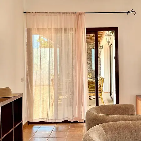 Canaryislandshost I Tauco Feriehus Mozaga